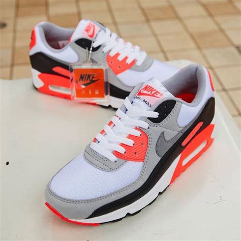 Nike Air Max 90